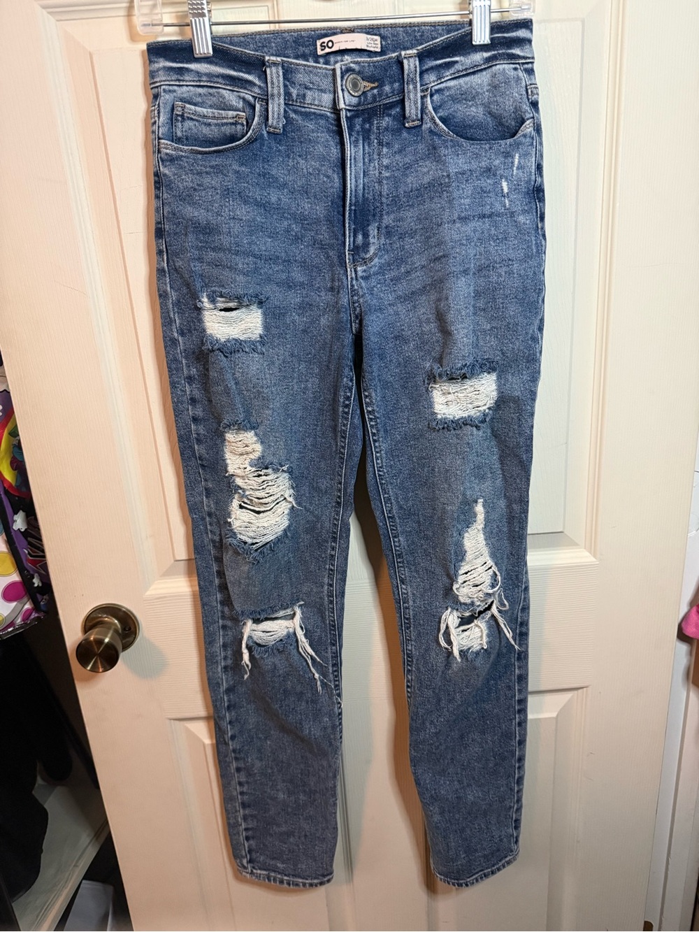 SO Low Rise Boyfriend Jeans Distressed Woman’s Size 3 / 26